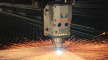 Pemotong Laser Serat untuk Logam: Maksimalkan Produktivitas & Presisi