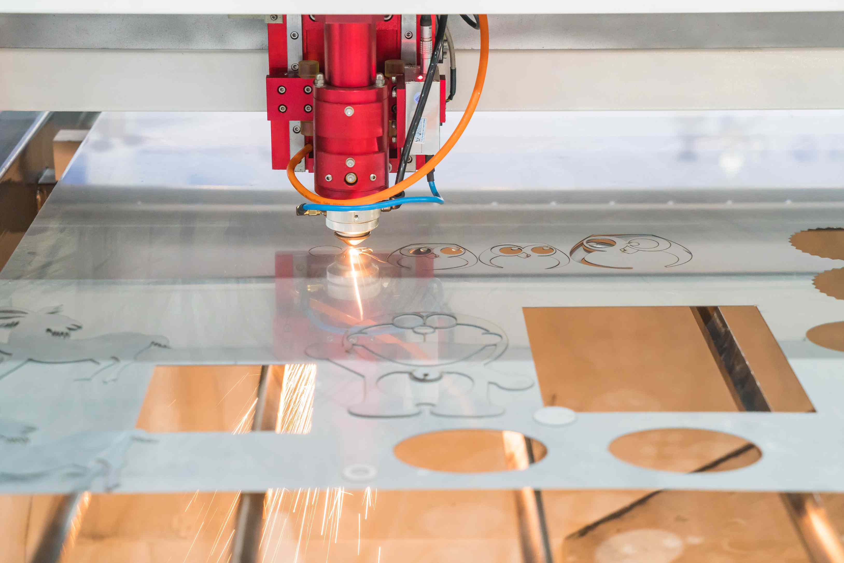 mesin pemotong laser